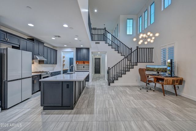 12110 W DALE Lane, Peoria, AZ 85383