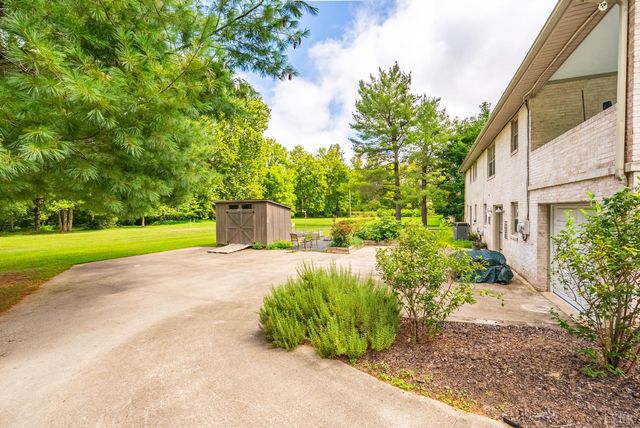 69 Creekview Lane, Lynchburg, VA 24501