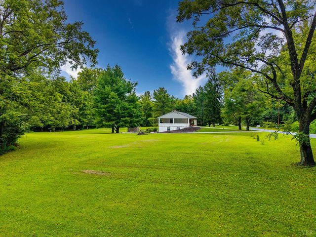 69 Creekview Lane, Lynchburg, VA 24501
