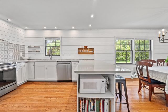 69 Creekview Lane, Lynchburg, VA 24501