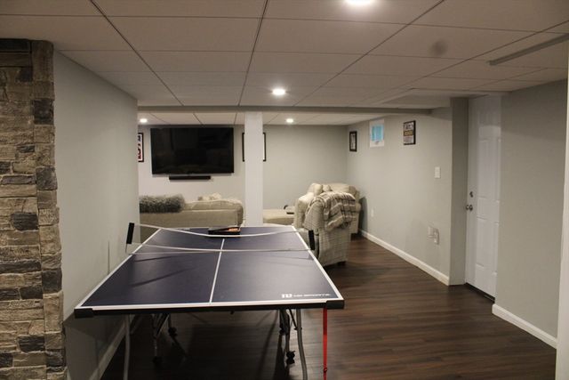 225 Braemoor Rd, Brockton, MA 02301