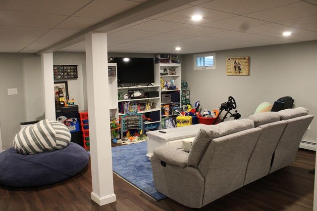 225 Braemoor Rd, Brockton, MA 02301