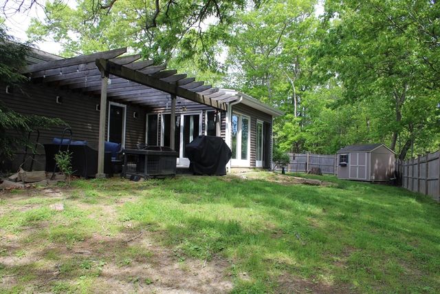 225 Braemoor Rd, Brockton, MA 02301