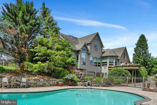 1161 SUNSET DR, Orwigsburg, PA 17961