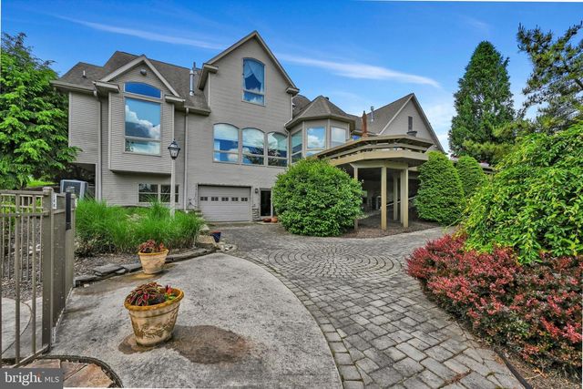 1161 SUNSET DR, Orwigsburg, PA 17961