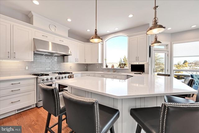 1161 SUNSET DR, Orwigsburg, PA 17961