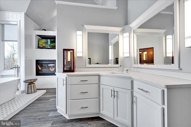 1161 SUNSET DR, Orwigsburg, PA 17961