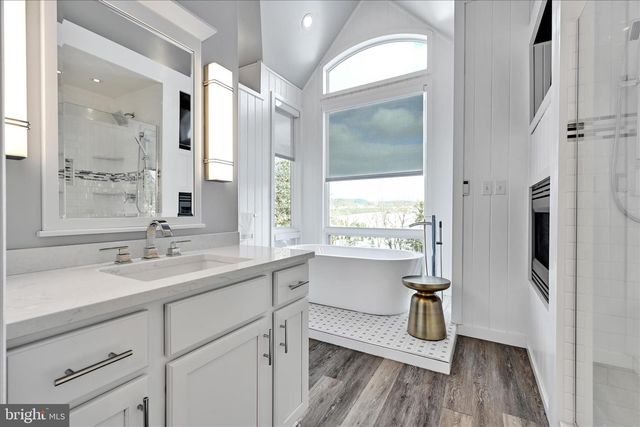 1161 SUNSET DR, Orwigsburg, PA 17961