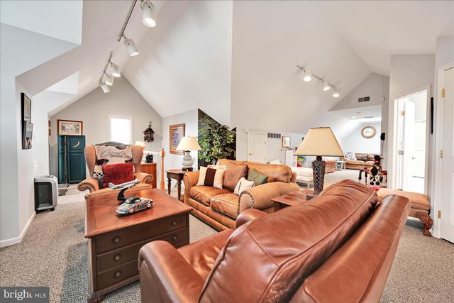 1161 SUNSET DR, Orwigsburg, PA 17961