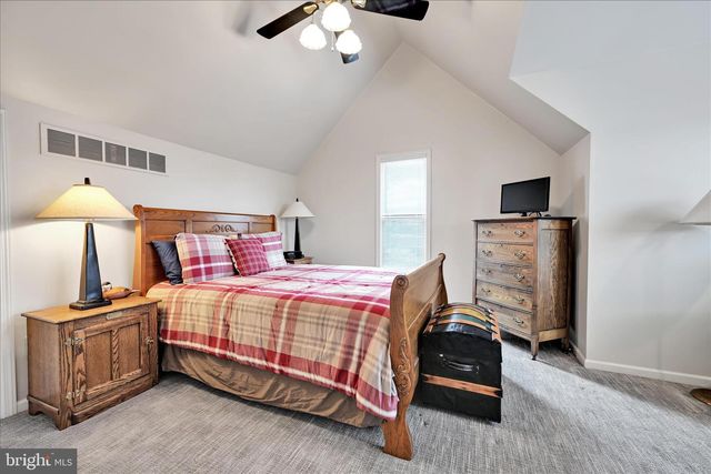 1161 SUNSET DR, Orwigsburg, PA 17961