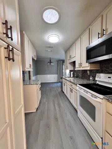 3055 Boys Ranch Road, Kempner, TX 76539