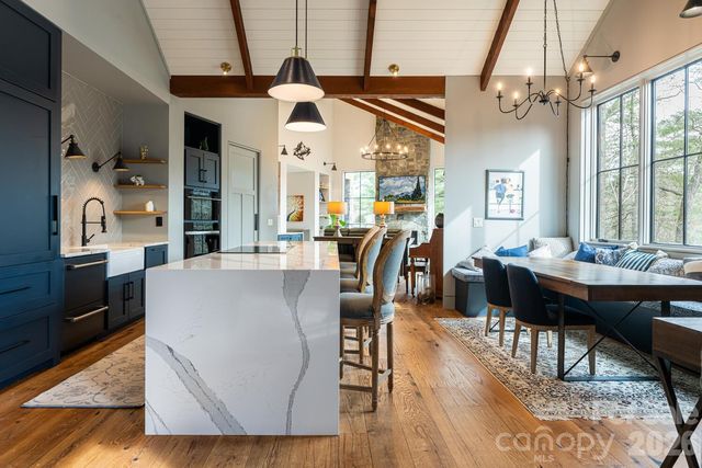 208 Glenroy Court, Flat Rock, NC 28731