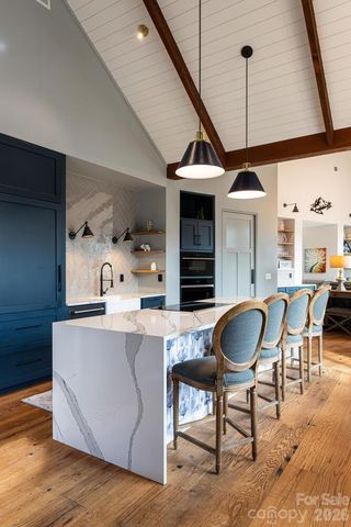 208 Glenroy Court, Flat Rock, NC 28731