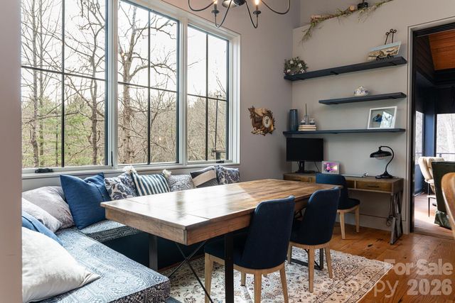 208 Glenroy Court, Flat Rock, NC 28731