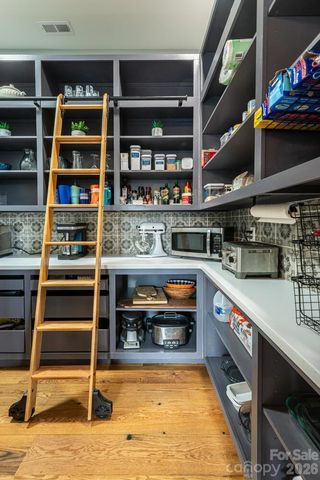 208 Glenroy Court, Flat Rock, NC 28731