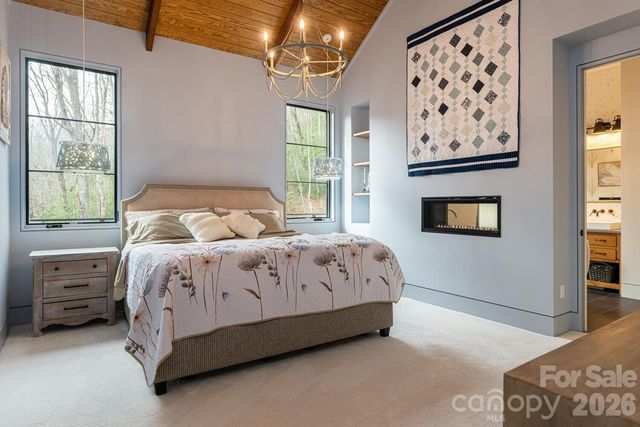 208 Glenroy Court, Flat Rock, NC 28731