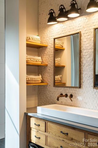 208 Glenroy Court, Flat Rock, NC 28731