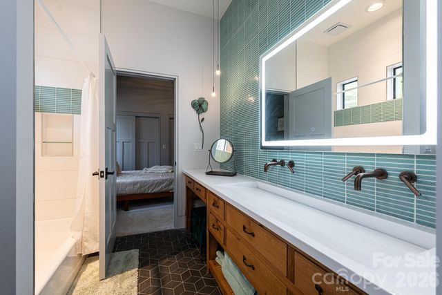 208 Glenroy Court, Flat Rock, NC 28731