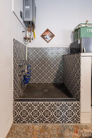 208 Glenroy Court, Flat Rock, NC 28731