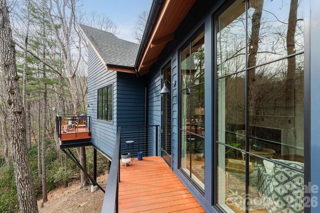 208 Glenroy Court, Flat Rock, NC 28731