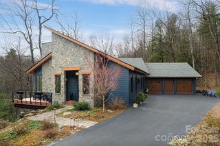 208 Glenroy Court, Flat Rock, NC 28731