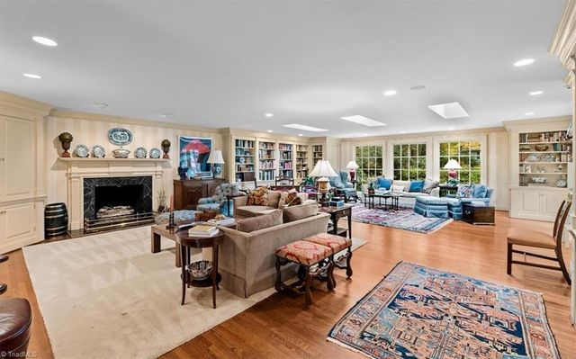 7 Dunaway Court, Greensboro, NC 27408