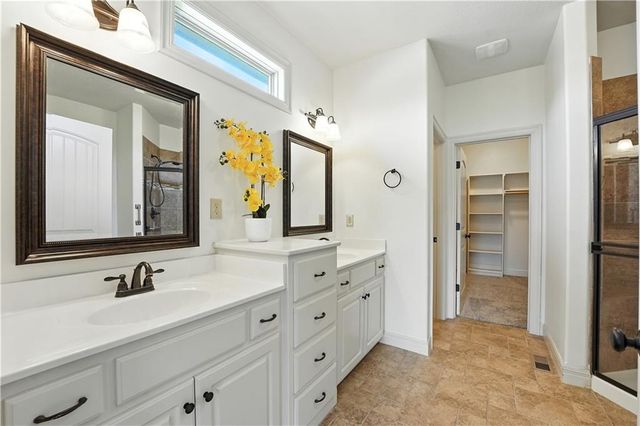 4560 NE Seneca Terrace, Lee's Summit, MO 64064