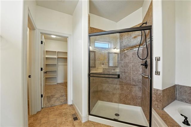 4560 NE Seneca Terrace, Lee's Summit, MO 64064