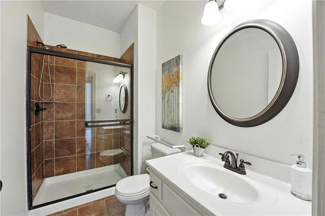 4560 NE Seneca Terrace, Lee's Summit, MO 64064