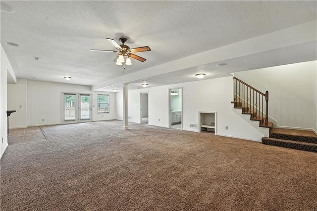 4560 NE Seneca Terrace, Lee's Summit, MO 64064