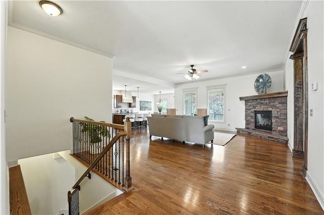 4560 NE Seneca Terrace, Lee's Summit, MO 64064