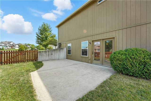 4560 NE Seneca Terrace, Lee's Summit, MO 64064