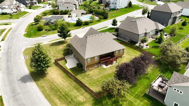 4560 NE Seneca Terrace, Lee's Summit, MO 64064