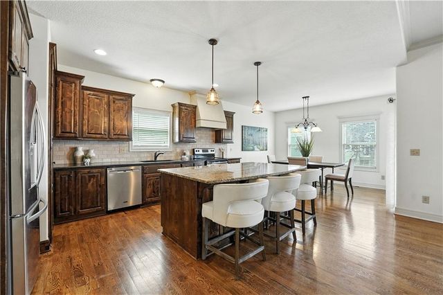 4560 NE Seneca Terrace, Lee's Summit, MO 64064