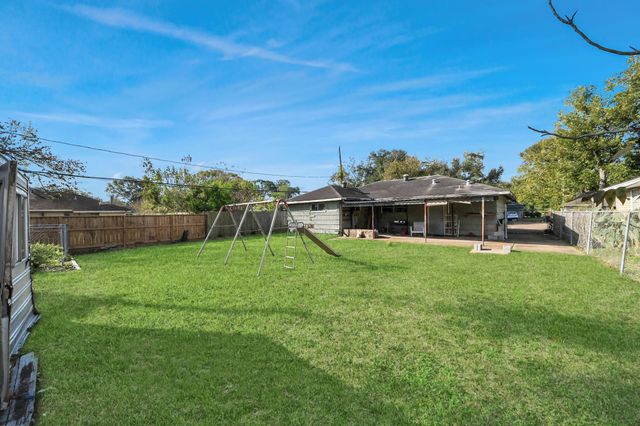 14023 Rosecrest Drive, Houston, TX 77045