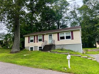 15 Quogue Road, Patterson, NY 12563