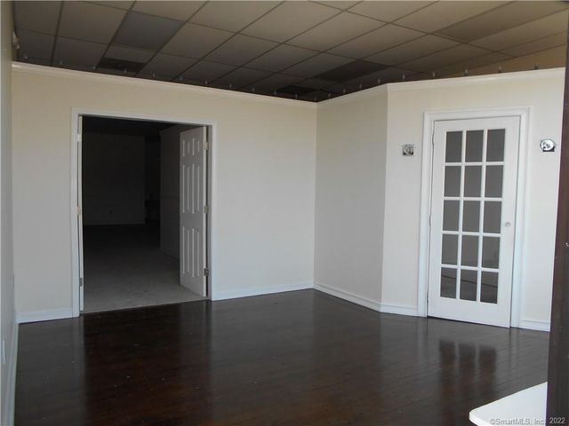 153 Boston Post Road 3, Orange, CT 06477