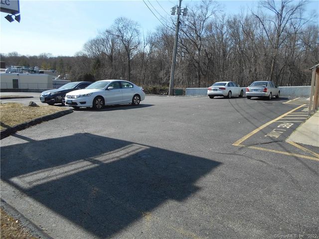 153 Boston Post Road 3, Orange, CT 06477