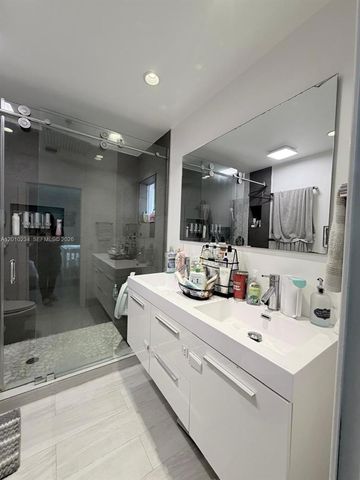 7560 NW 173rd Ln, Hialeah, FL 33015