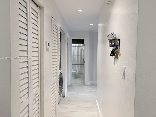 7560 NW 173rd Ln, Hialeah, FL 33015