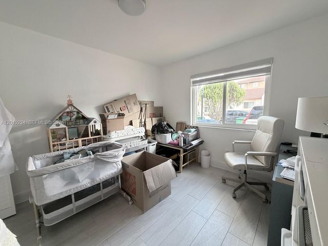 7560 NW 173rd Ln, Hialeah, FL 33015