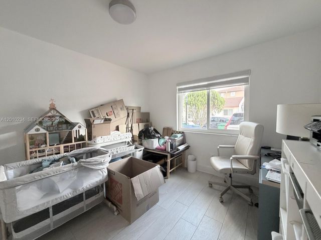 7560 NW 173rd Ln, Hialeah, FL 33015
