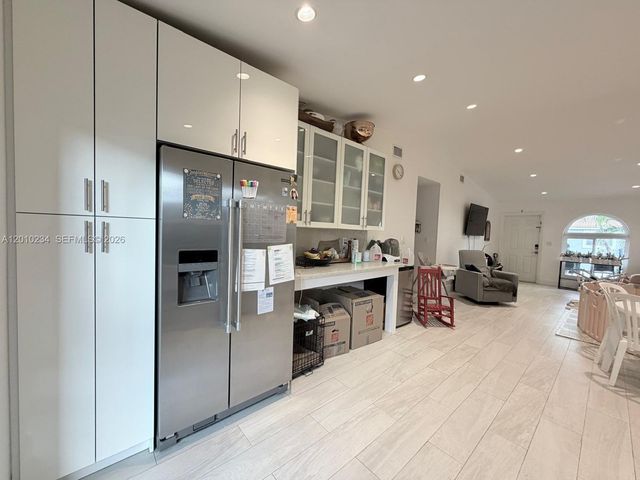 7560 NW 173rd Ln, Hialeah, FL 33015