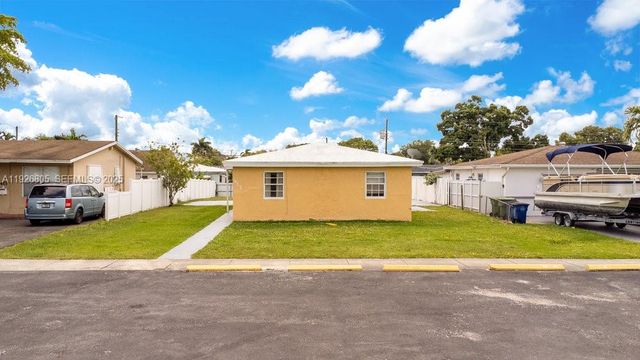 417 SW 3rd St, Hallandale Beach, FL 33009