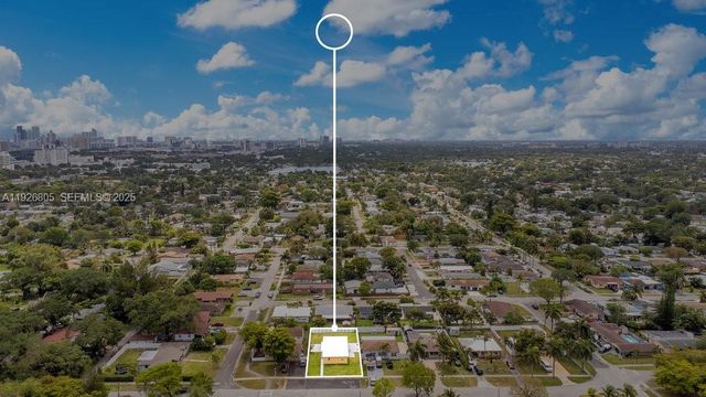 417 SW 3rd St, Hallandale Beach, FL 33009