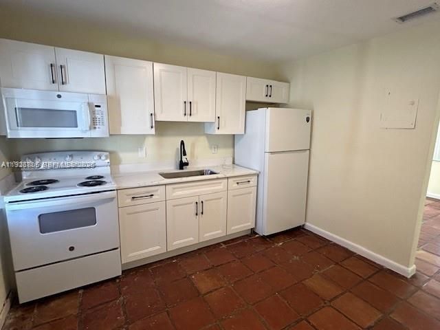 417 SW 3rd St, Hallandale Beach, FL 33009