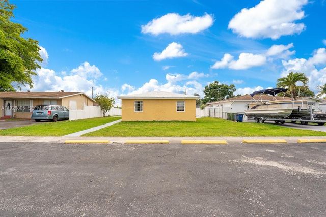 417 SW 3rd St, Hallandale Beach, FL 33009