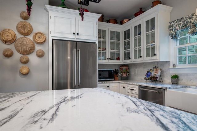 6949 Maybank Highway, Wadmalaw Island, SC 29487