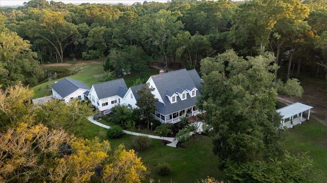 6949 Maybank Highway, Wadmalaw Island, SC 29487