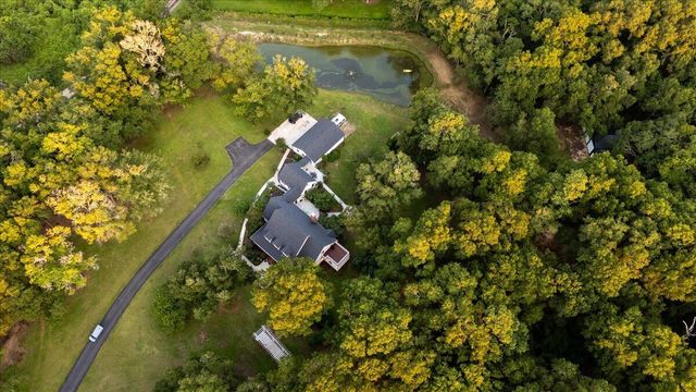 6949 Maybank Highway, Wadmalaw Island, SC 29487